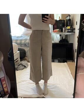 Khaki capri pants
